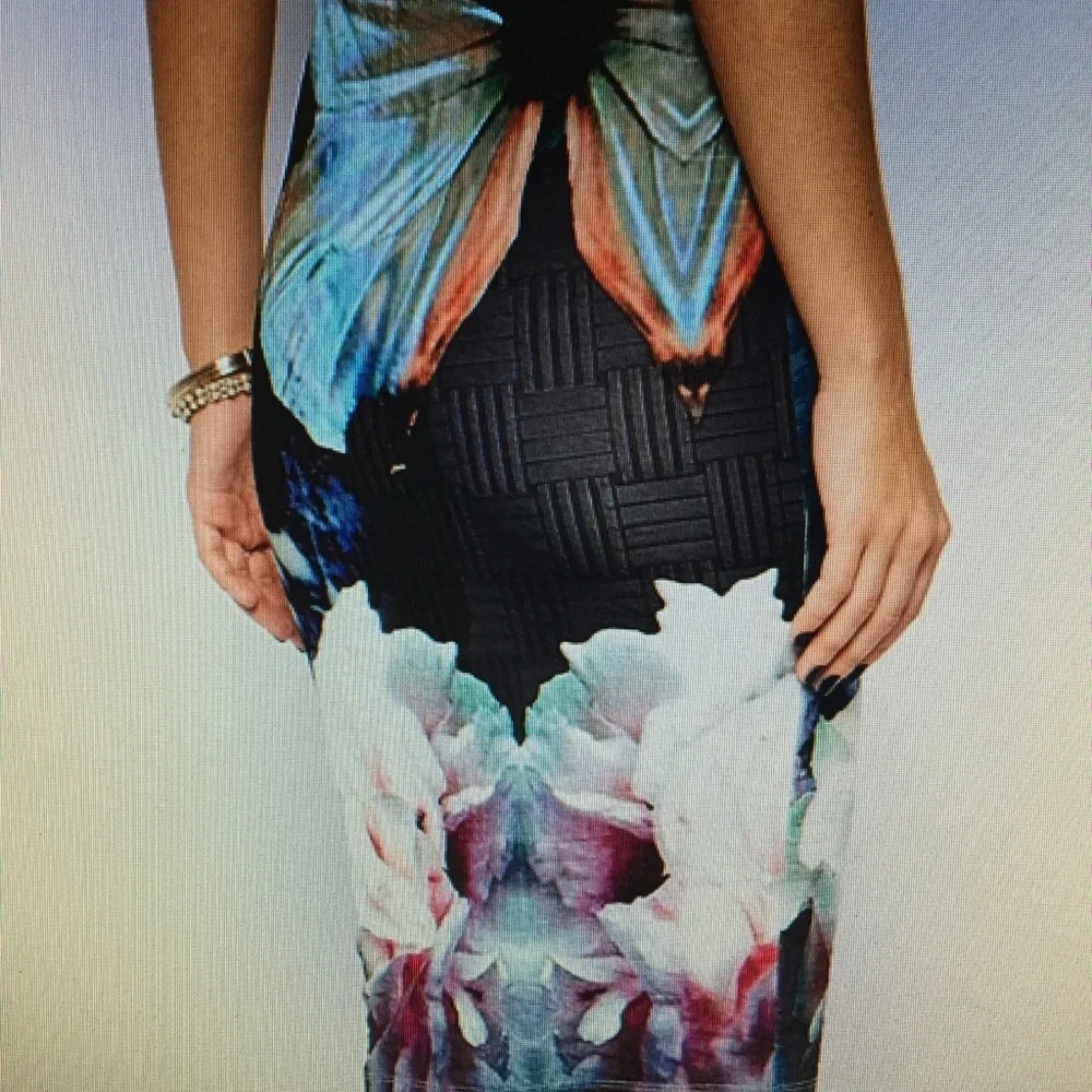 COPY - Flower Bomb Skirt 🌸 💐 🌺 - Picture 3 of 3